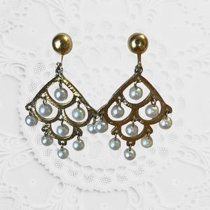 Vintage Sarah Coventry Gold Tone Dangle Earrings